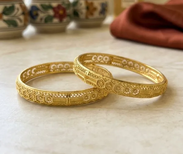 Golden_Traditional_Ethnic_Bangles_Set_Of_2_For_Women
