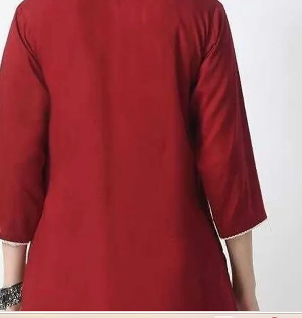 Maroon_Embroidered_Floral_Neckline_Kurta_For_Women