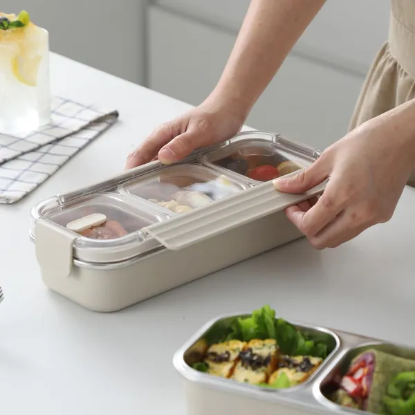 Beige_Stainless_Steel_Compartments_With_Lunch_Box
