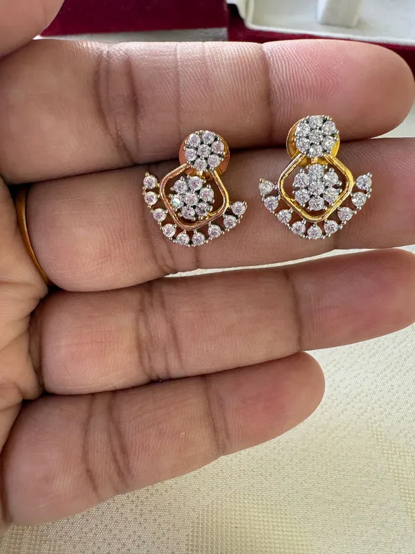 Elegant_Gold_Toned_Diamond_Studded_Drop_Earrings