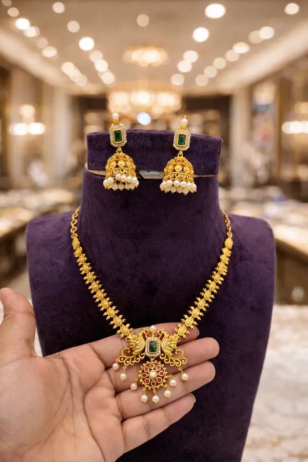 Beautiful_simple_necklace