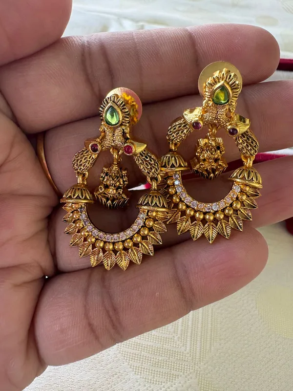 Antique_Gold_Chandbali_Temple_Earrings_With_Green_And_Red_Stones