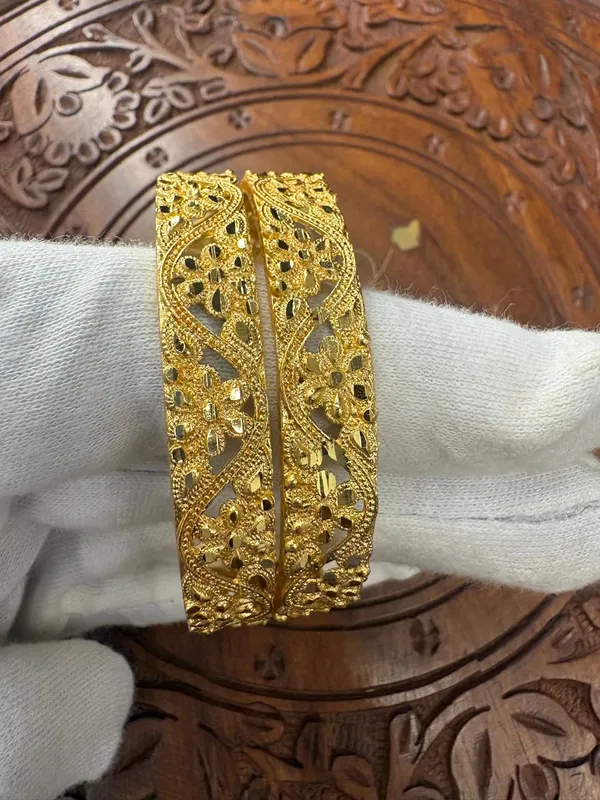 Swarnamandira_Hiranya™_Bangles