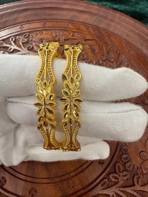 Swarnamandira_KanakaAura™_Bangles
