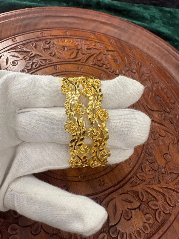 Swarnamandira_Pushparekha™_Bangles