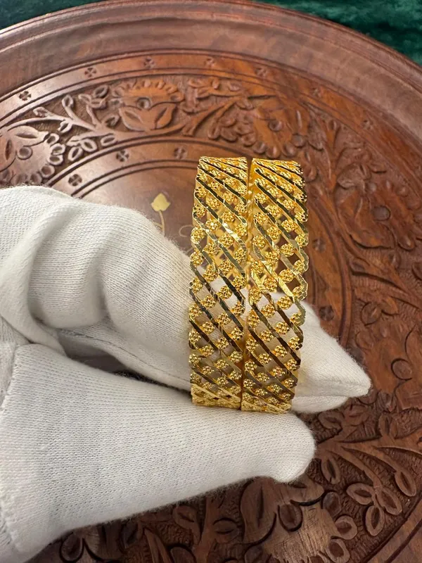 Swarnamandira_SwarnaVeil™_Bangles