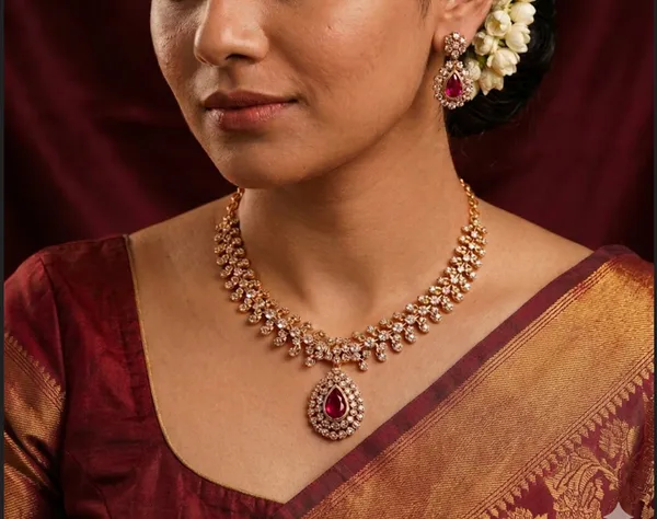 Antique_Gold_Plated_Temple_Jewelry_Necklace_Set_With_Red_Stone_Pendant_And_Earrings