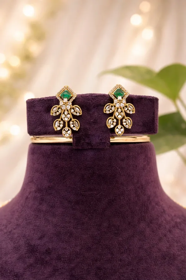 Beautiful_locket_set_with_chain_and_pearl_chain