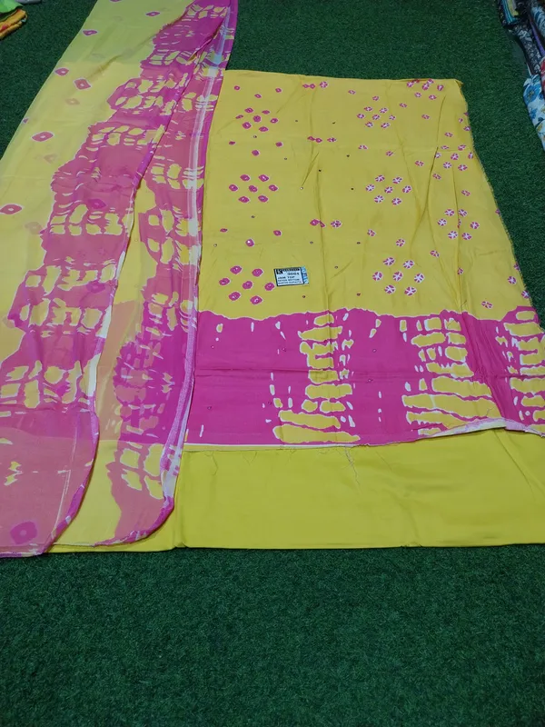 Yellow_And_Pink_Bandhani_Dupatta_With_Mirror_Work