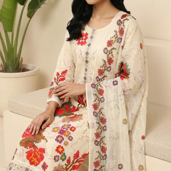 Off-White_Floral_Printed_Unstitched_Suit_Fabric_With_Dupatta