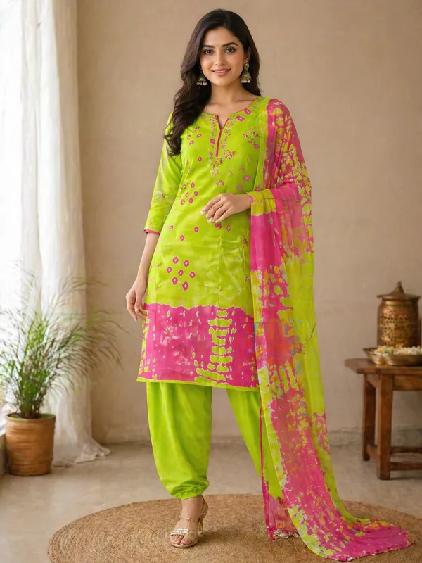 Vibrant_Neon_Green_And_Pink_Bandhani_With_Gota_Patti_Border