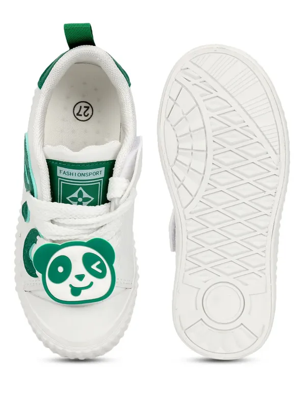 Green_And_White_Lightweight_Casual__Sneaker__With_Comfortable_Cushioned_Sole_For_Kids