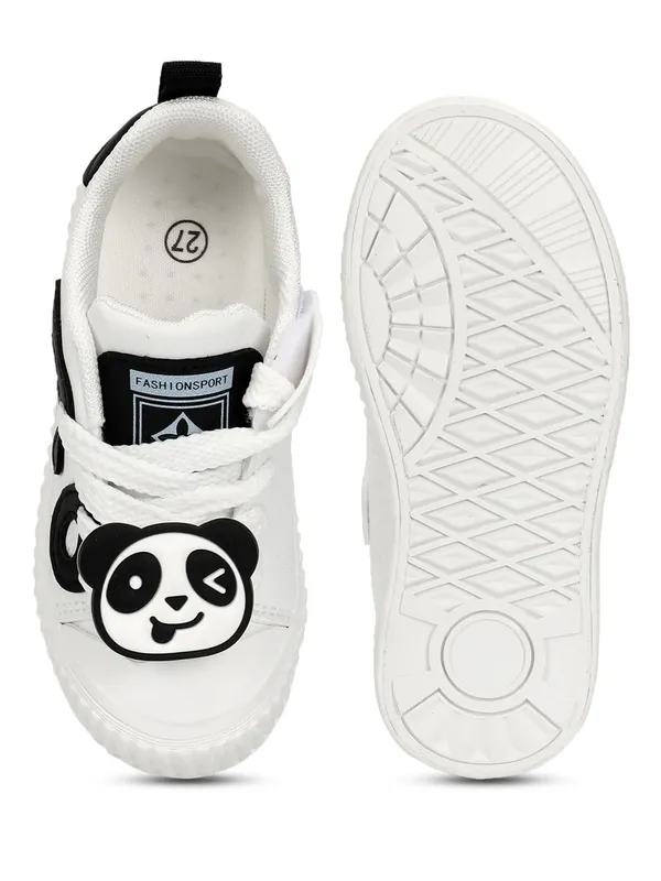 Black_And_White_Lightweight_Casual__Sneaker__With_Comfortable_Cushioned_Sole_For_Kids