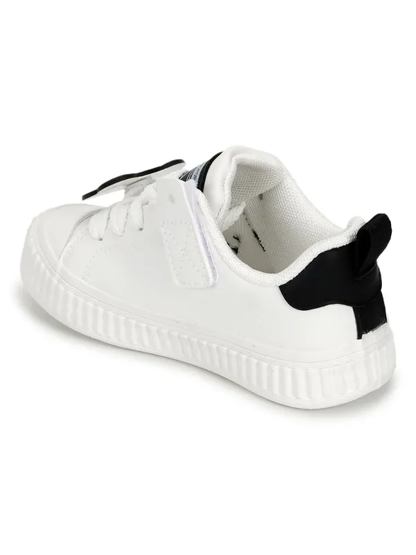 Black_And_White_Lightweight_Casual__Sneaker__With_Comfortable_Cushioned_Sole_For_Kids