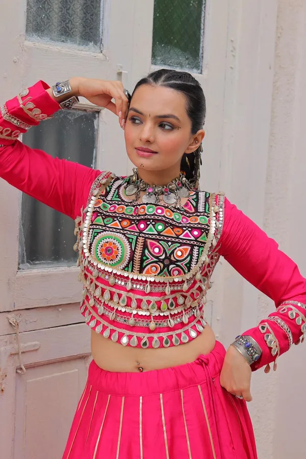Kutchi_Gamthi_Lehnga_Choli_Red