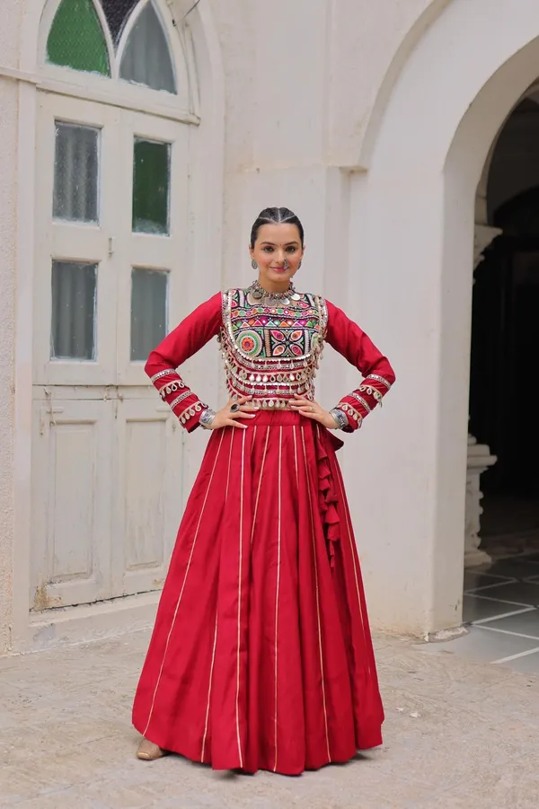 Kutchi_Gamthi_Lehnga_Choli_Red
