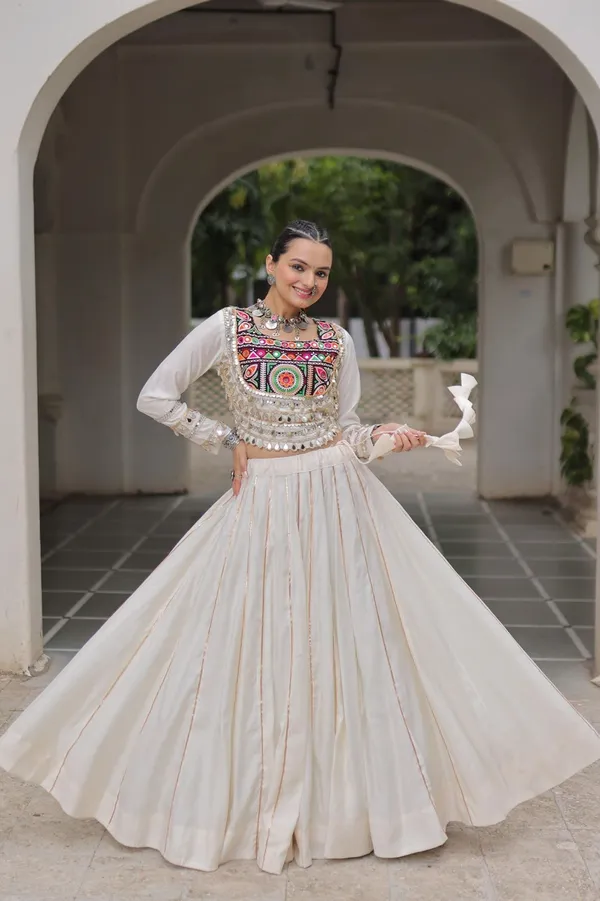 Kutchi_Gamthi_Lehnga_Choli_White