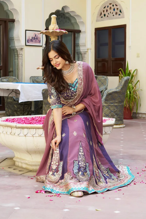 Lehenga_Choli_Heavy__Embroidery_Sequence_&_Thred_Work
