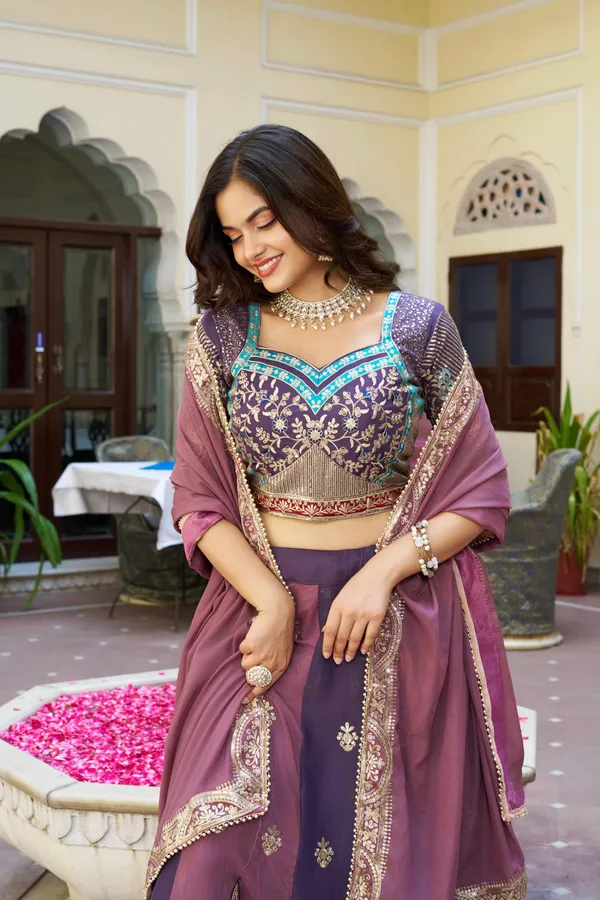 Lehenga_Choli_Heavy__Embroidery_Sequence_&_Thred_Work