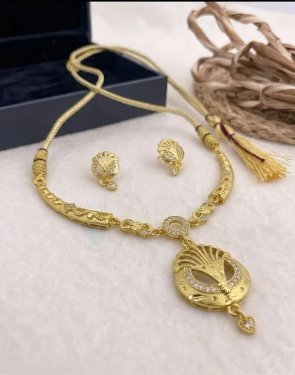 Gold_Brass_Premium_&_Fancy_Design_Necklaces_For_Women_&_Girl