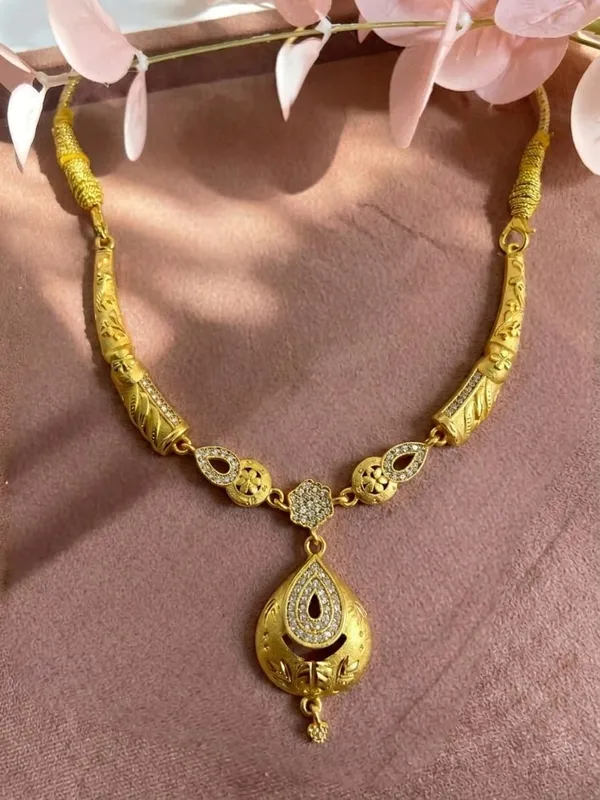 Gold_Brass_Premium_&_Fancy_Design_Necklaces_For_Women_&_Girl