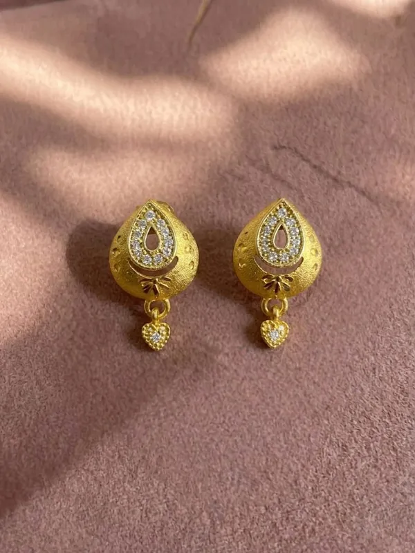 Gold_Brass_Premium_&_Fancy_Design_Necklaces_For_Women_&_Girl