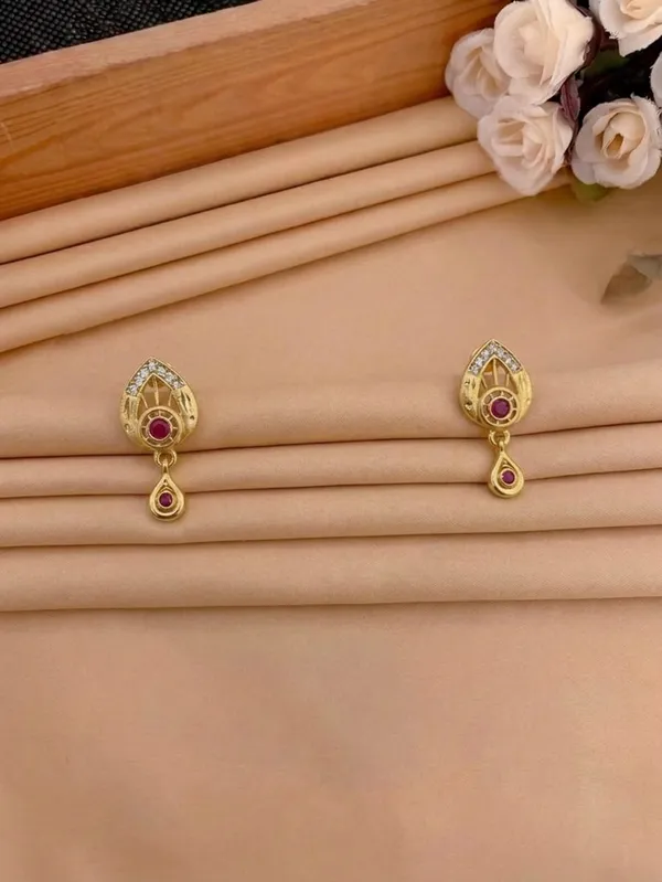 Gold_Brass_Premium_&_Fancy_Design_Necklaces_For_Women_&_Girl