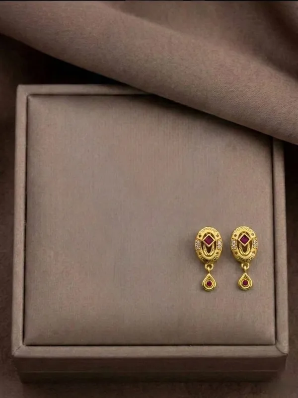 Gold_Brass_Premium_&_Fancy_Design_Necklaces_For_Women_&_Girl