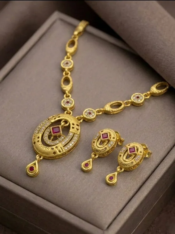 Gold_Brass_Premium_&_Fancy_Design_Necklaces_For_Women_&_Girl