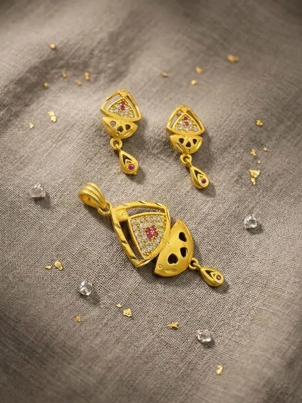Gold_Brass_Premium_&_Fancy_Design_Pendant_Set_For_Women_&_Girl