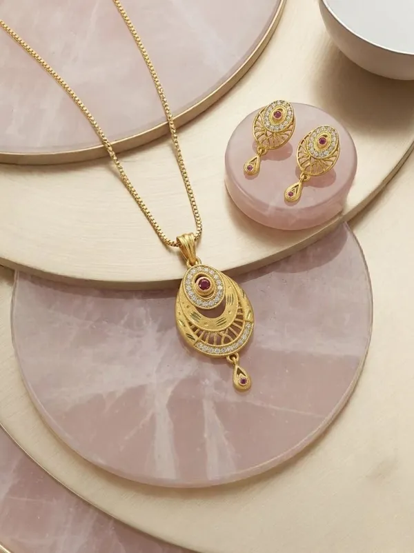Gold_Brass_Premium_&_Fancy_Design_Pendant_Set_For_Women_&_Girl