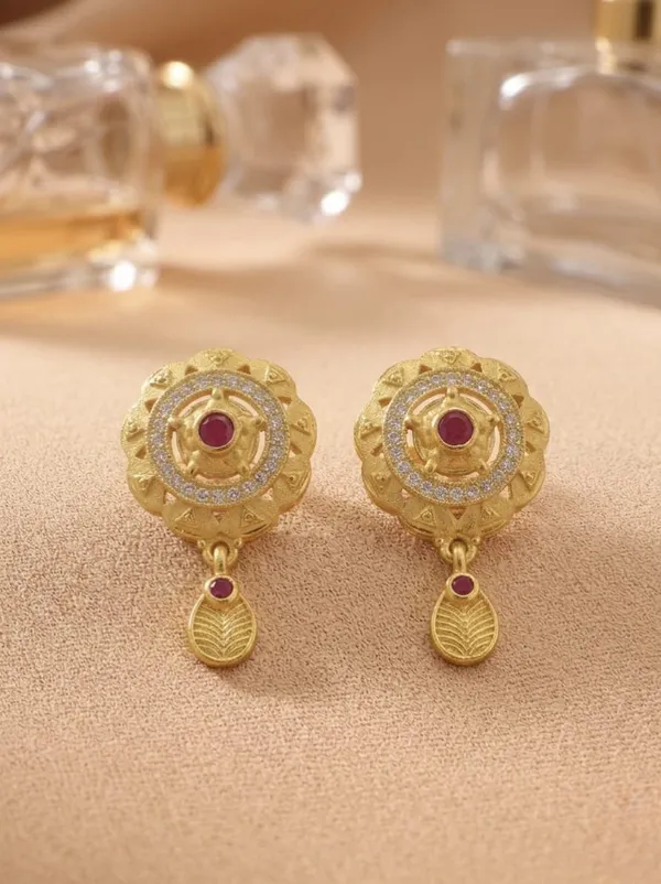 Gold_Brass_Premium_&_Fancy_Design_Pendant_Set_For_Women_&_Girl