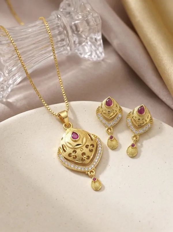 Gold_Brass_Premium_&_Fancy_Design_Pendant_Set_For_Women_&_Girl