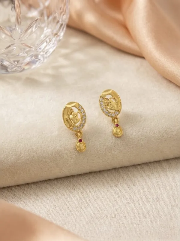 Gold_Brass_Premium_&_Fancy_Design_Pendant_Set_For_Women_&_Girl