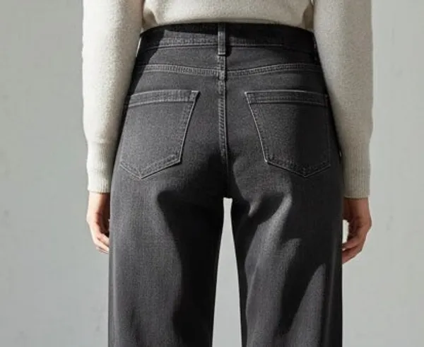 Black_Denim_Shadow_Straight_Fit_Jeans_For_Women