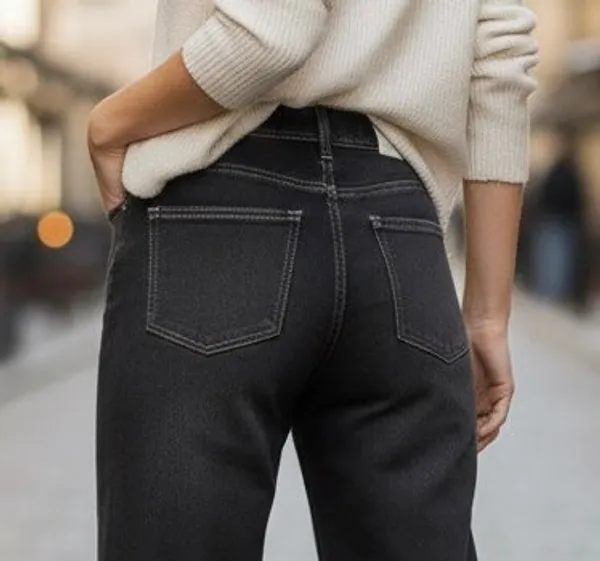 Black_Denim_Shadow_Straight_Fit_Jeans_For_Women