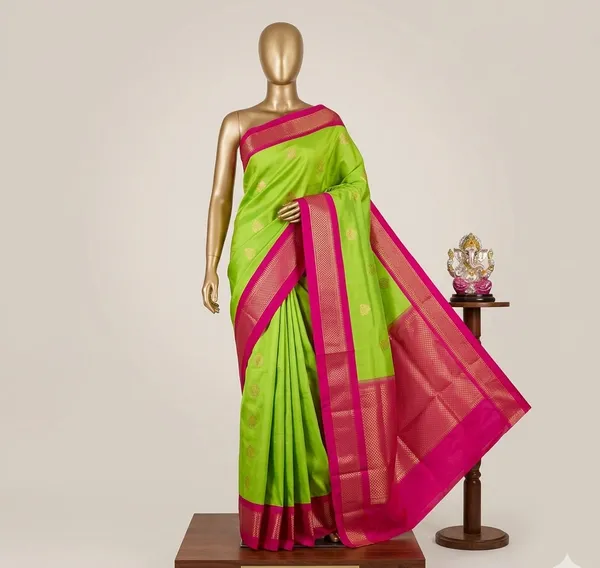 Green_Cotton_Silk_Traditional_Saree_With_Running_Blouse_For_Women