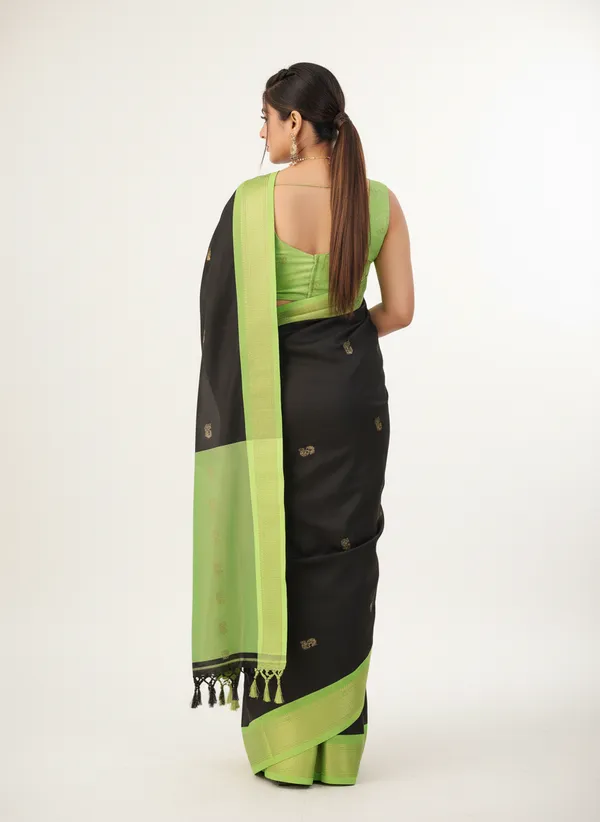 Black_Cotton_Silk_Traditional_Saree_With_Running_Blouse_For_Women