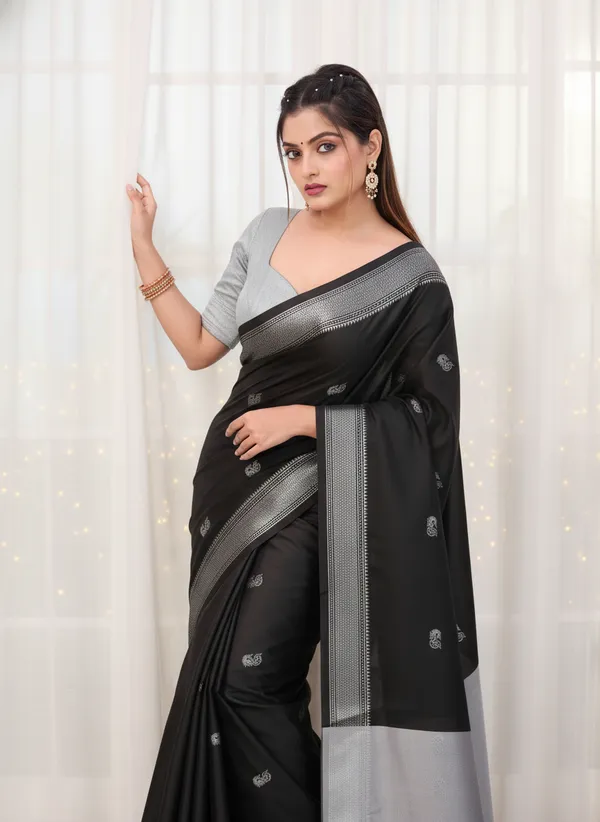 Black_Cotton_Silk_Traditional_Saree_With_Running_Blouse_For_Women