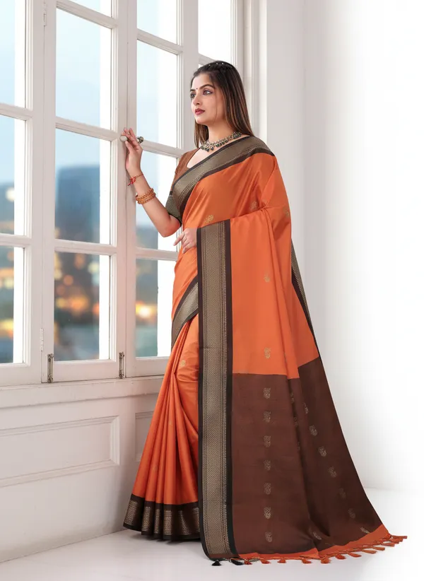 Orange_Cotton_Silk_Traditional_Saree_With_Running_Blouse_For_Women