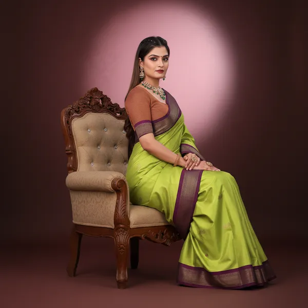 Lime_Green_Cotton_Silk_Traditional_Saree_With_Running_Blouse_For_Women