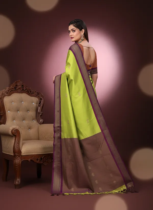 Lime_Green_Cotton_Silk_Traditional_Saree_With_Running_Blouse_For_Women