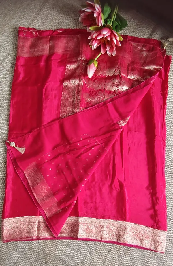 Fuchsia_Pink_Pure_Silk_Saree_With_Zari_Border