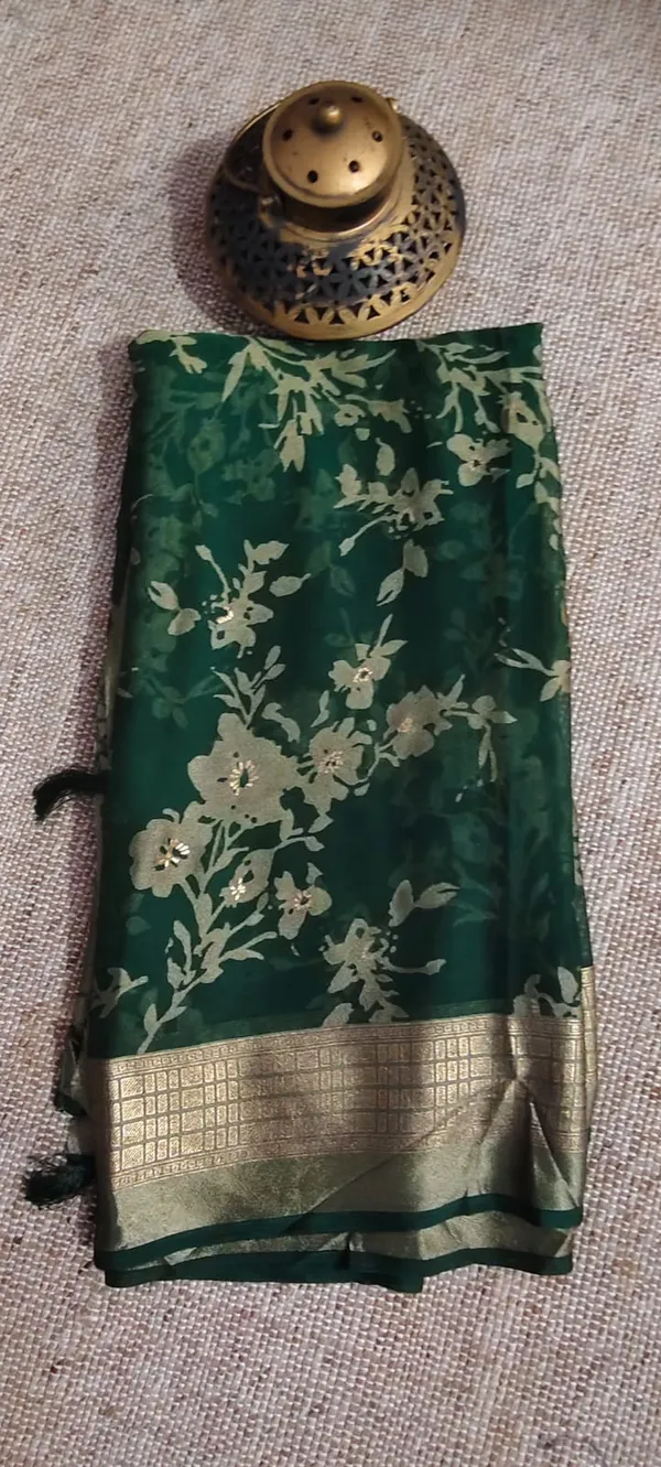 Green_&Golden_Floral_Print_Georgette_Saree_With_Blouse