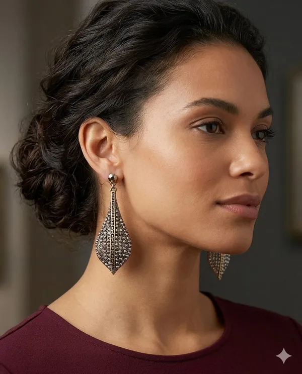 Vintage_Gold-Tone_Crystal_Embellished_Teardrop_Dangle_Earrings