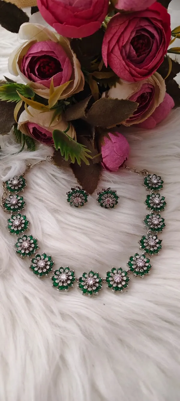 Elegant_Green_Ad_Floral_Necklace_Set