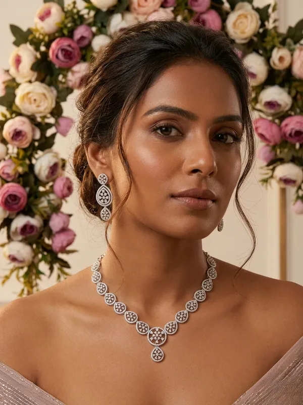 Elegant_Silver-Toned_Ad_Necklace_Set