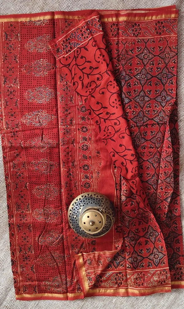 Ajrak_Hand_Block_Chanderi_Saree_With_Zari_Border