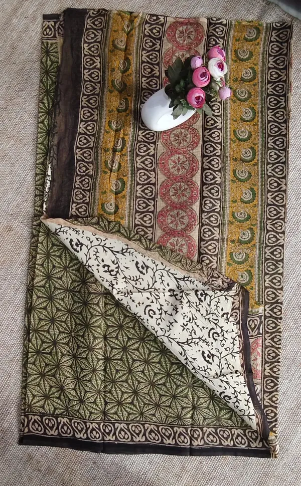 Kota_Doriya_Ajrak_Hand_Block_Saree_With_Cotton_Blouse