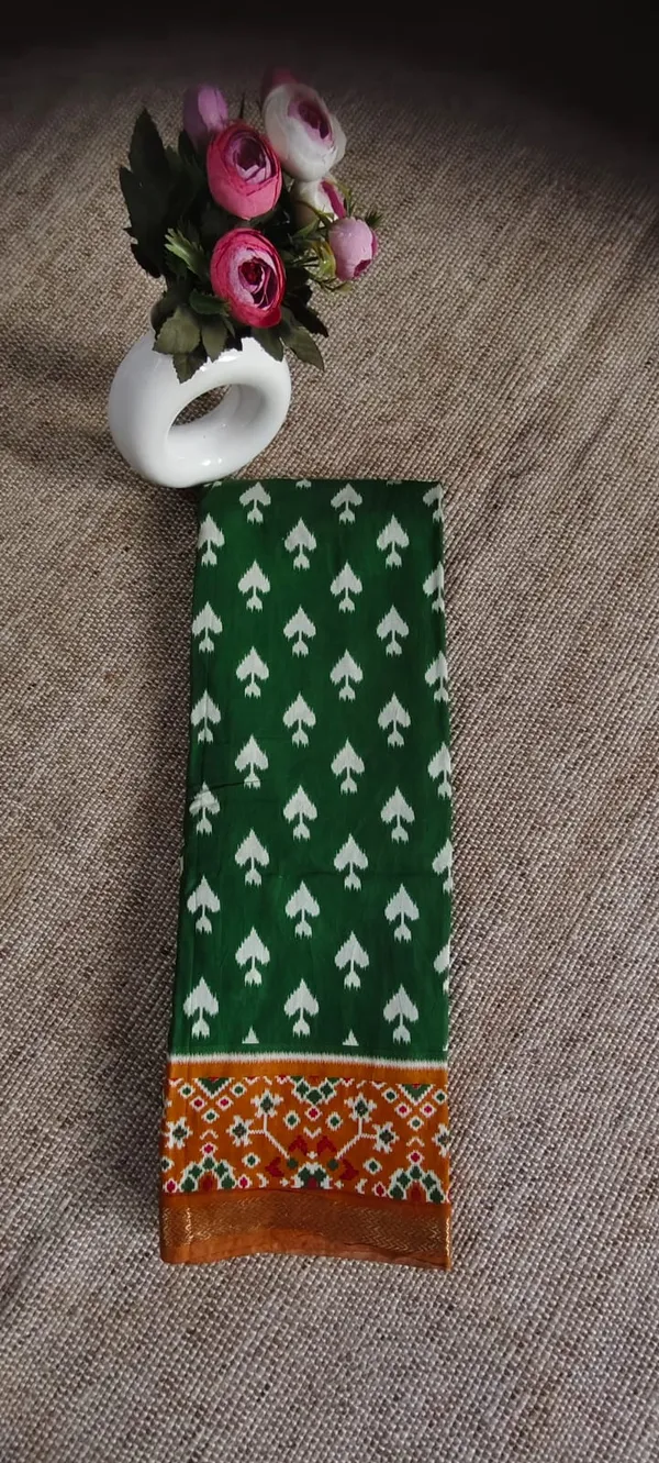 Green_Ikat_Print_Viscose_Muslin_Saree_With_Blouse